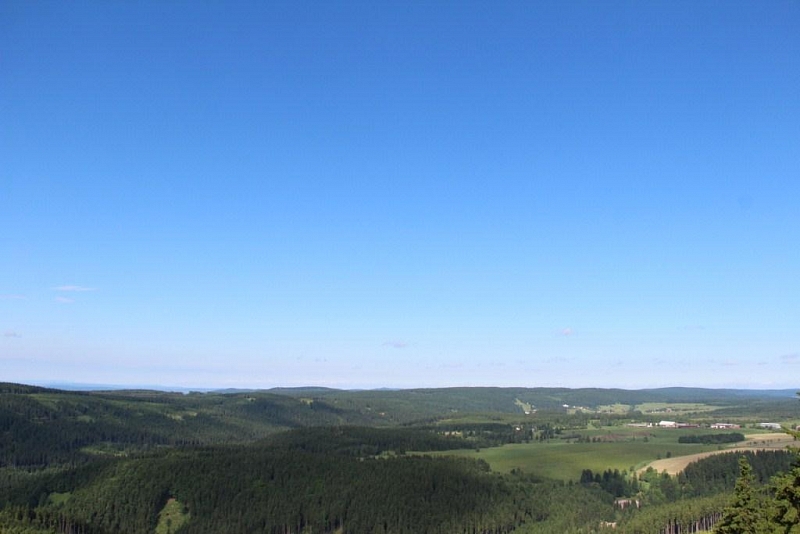 Plešivec Aussichtsturm in der Nähe von Abertam