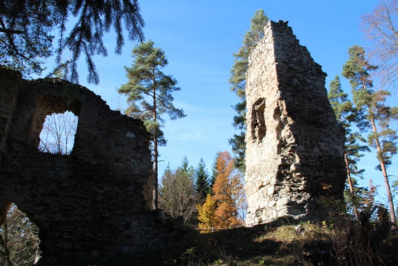 Louzek (ruin)