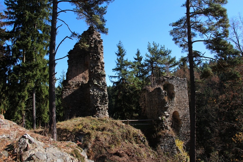 Louzek (ruin)