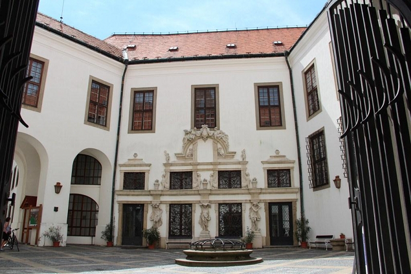 Mikulov (zámek)