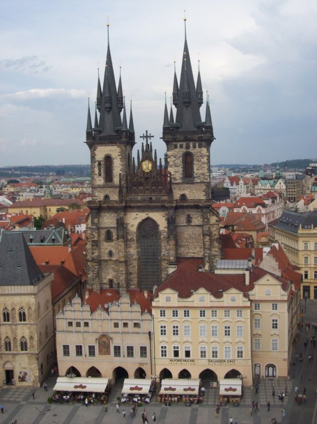 Po pražských věžích