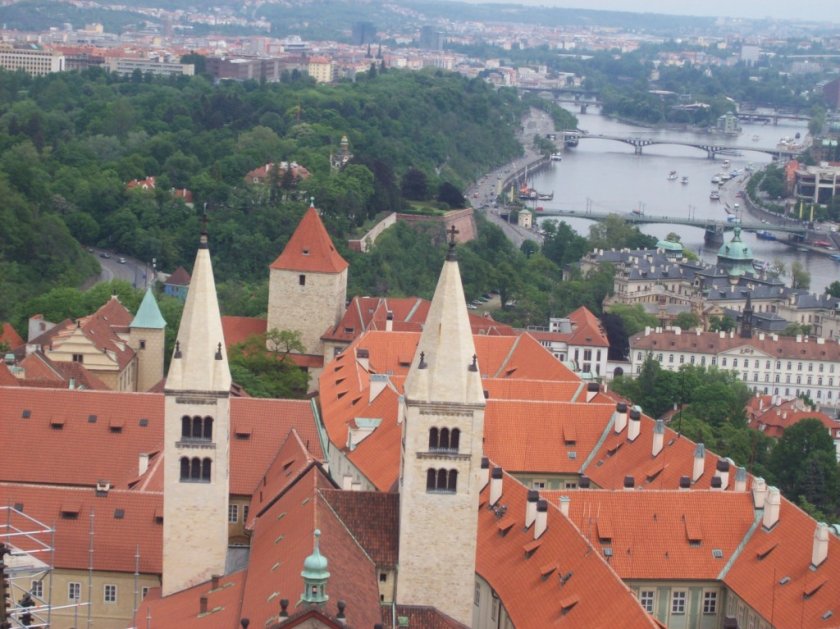 Po pražských věžích