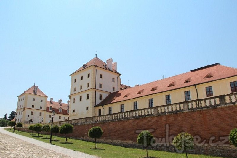 Lednicko - Valtický areál - místo, kde se architektura snoubí s přírodou