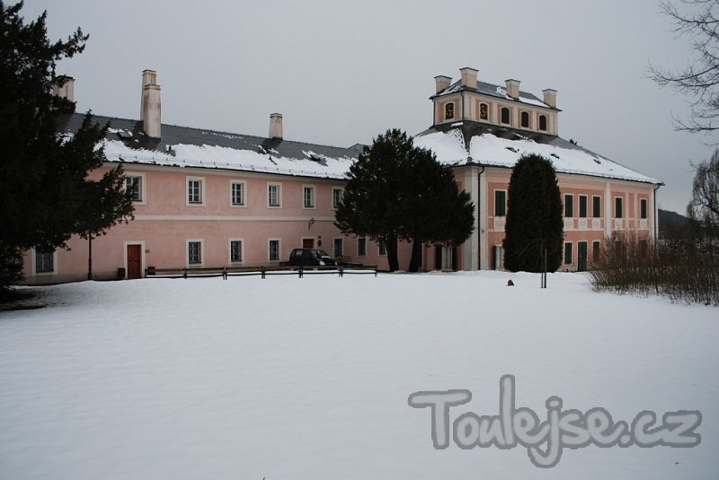 Jarní procházka k úchvatným vodopádům v Babiččině údolí