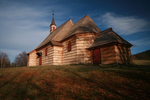 Výlet k unikátu Beskyd: dřevěným kostelům