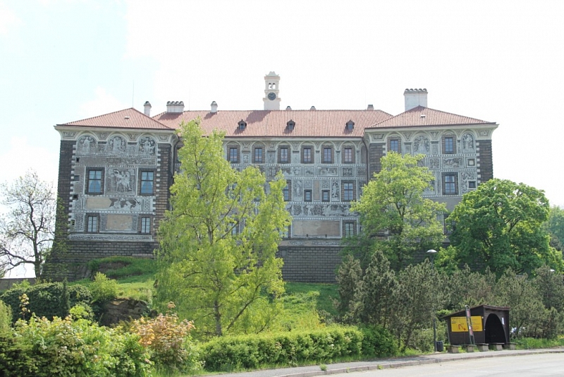 Nelahozeves  chateau