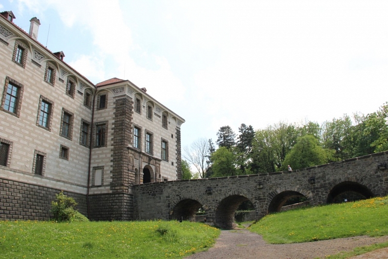 Nelahozeves  chateau