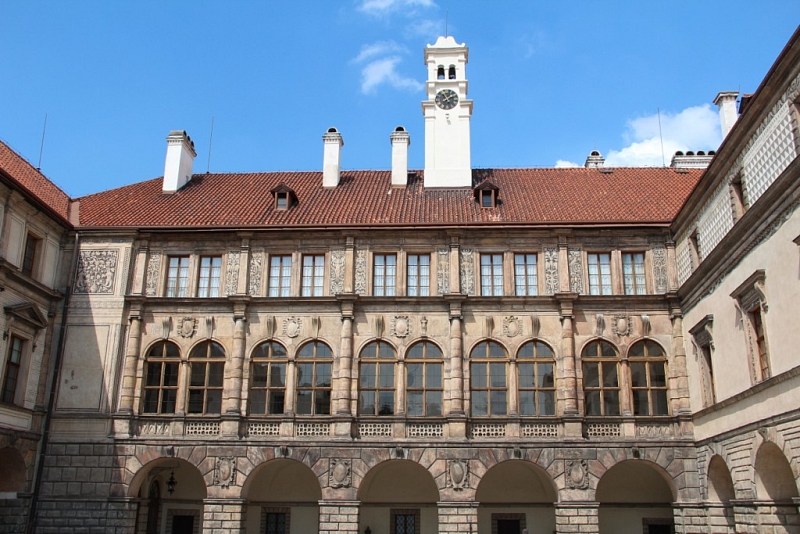 Nelahozeves  chateau