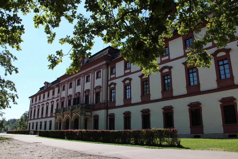 Ohrada (zámek)