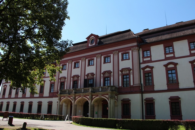 Ohrada (hunting lodge)