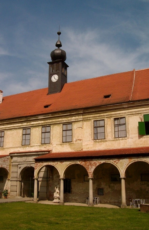 Schloss Uherčice