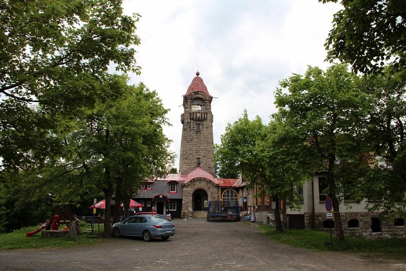 Aussichtsturm auf Černá Studnice