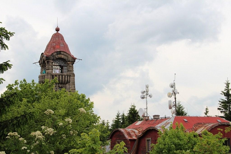 Aussichtsturm auf Černá Studnice