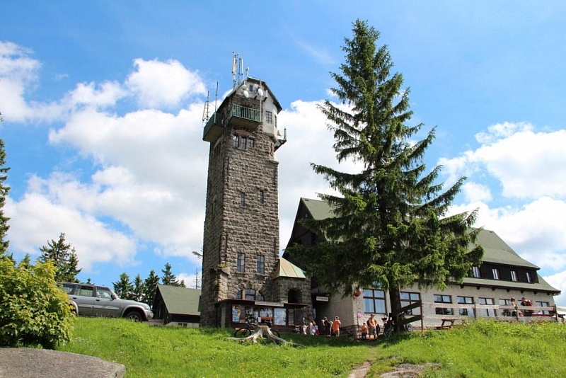 Lookout tower on Královka