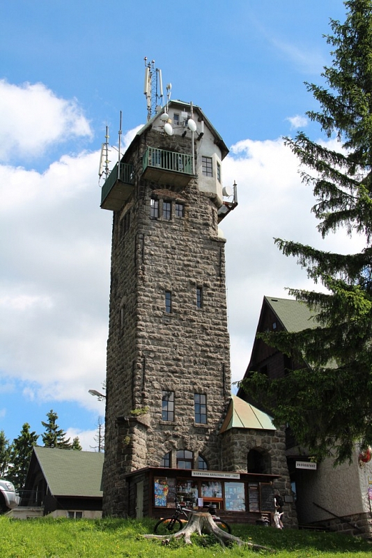 Lookout tower on Královka