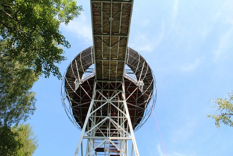 Rozhledna na skokanském můstku v Lomnici nad Popelkou