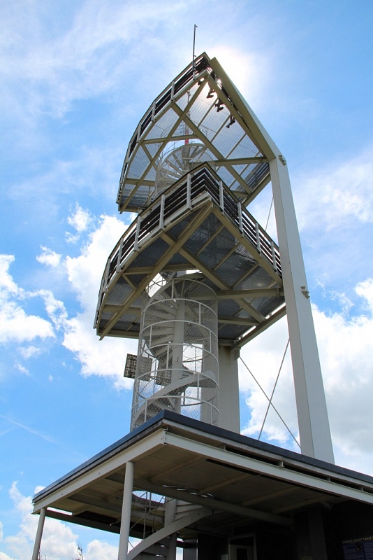 Aussichtsturm auf Smrk in den Jizera-Bergen