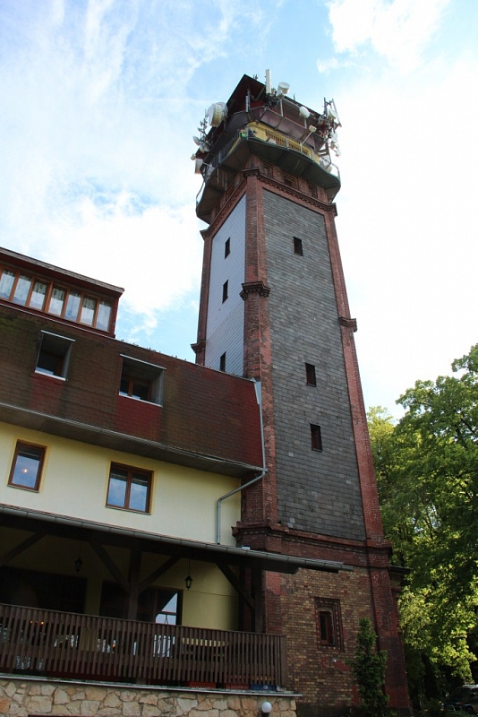 Aussichtsturm in Tábor bei Lomnice nad Popelkou