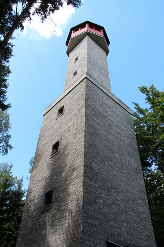Aussichtsturm auf Chlum in der Nähe von Chanovice