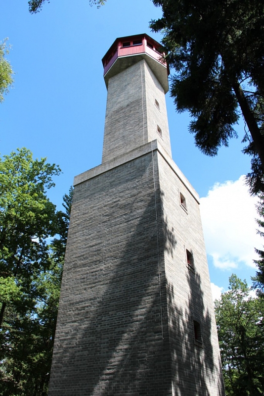 Aussichtsturm auf Chlum in der Nähe von Chanovice