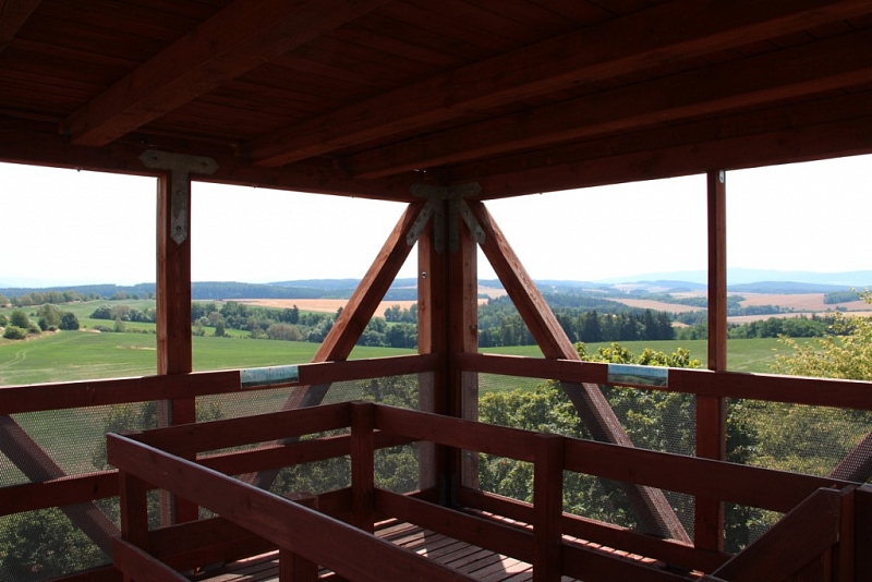 Aussichtsturm auf Šibeniční vrch bei Horšovské Týn