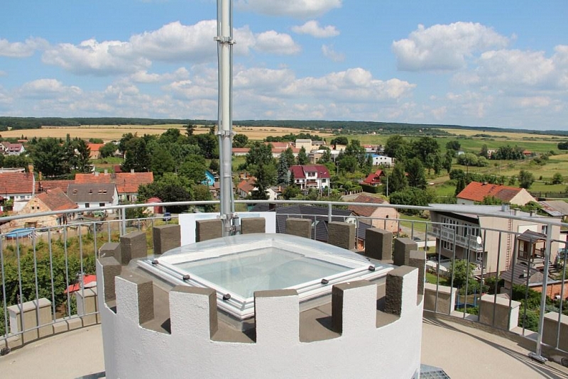 Aussichtsturm auf dem Wasserturm in der Heřmanov-Hütte
