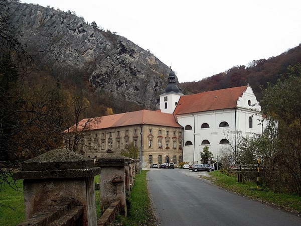 Svatý Jan pod Skalou