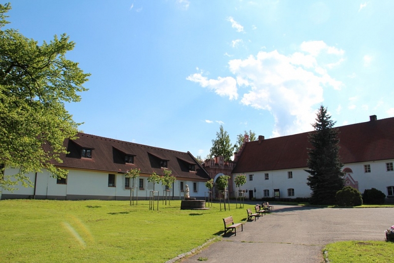 Vrchotovy Janovice (chateau)