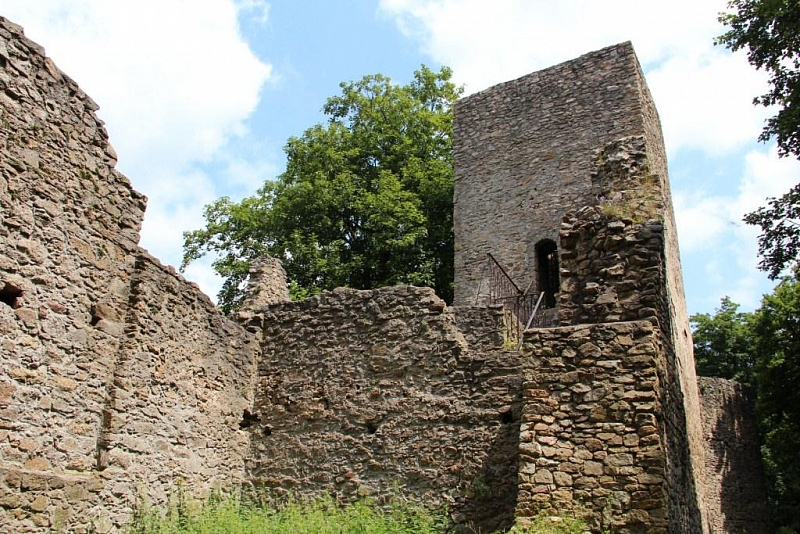 Choustník Castle