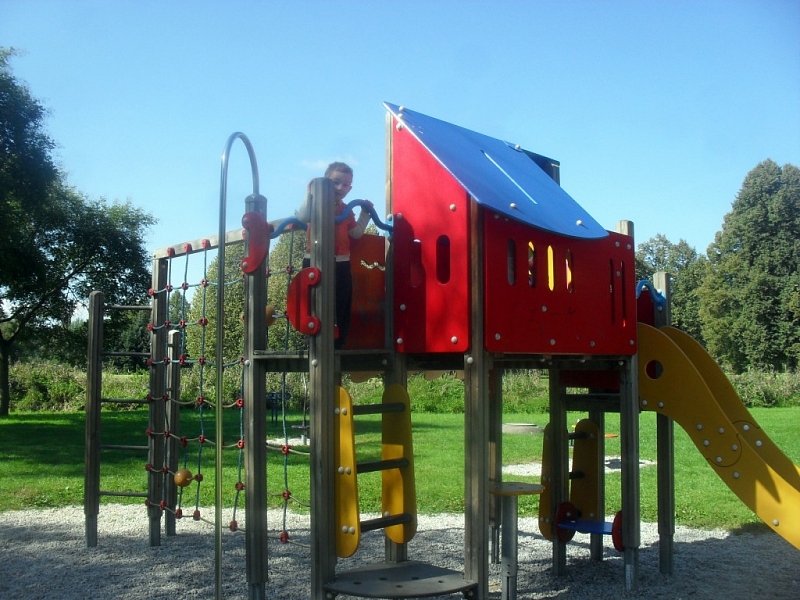 With children on a trip to Stromovka in České Budějovice