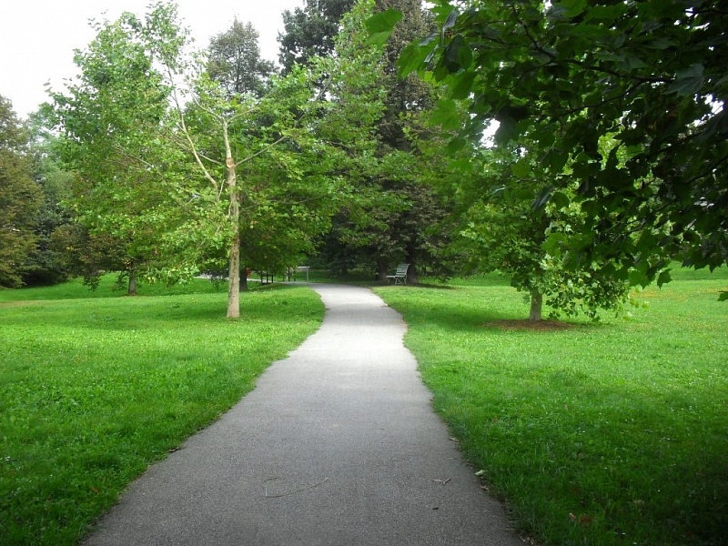 With children on a trip to Stromovka in České Budějovice