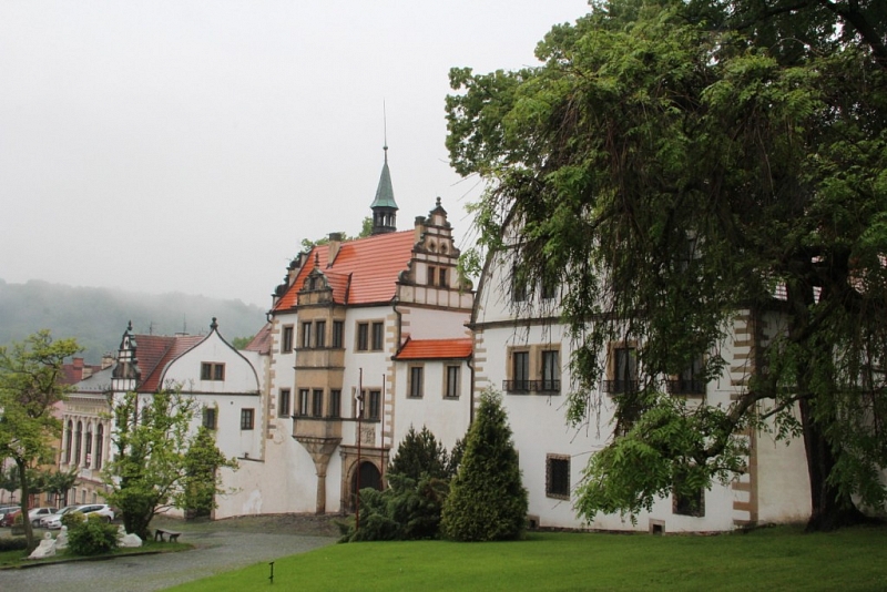 Benešov nad Ploučnicí (zámek)