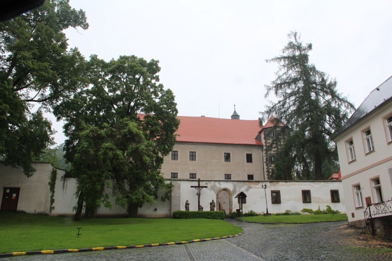State chateau Benesov nad Ploucnici