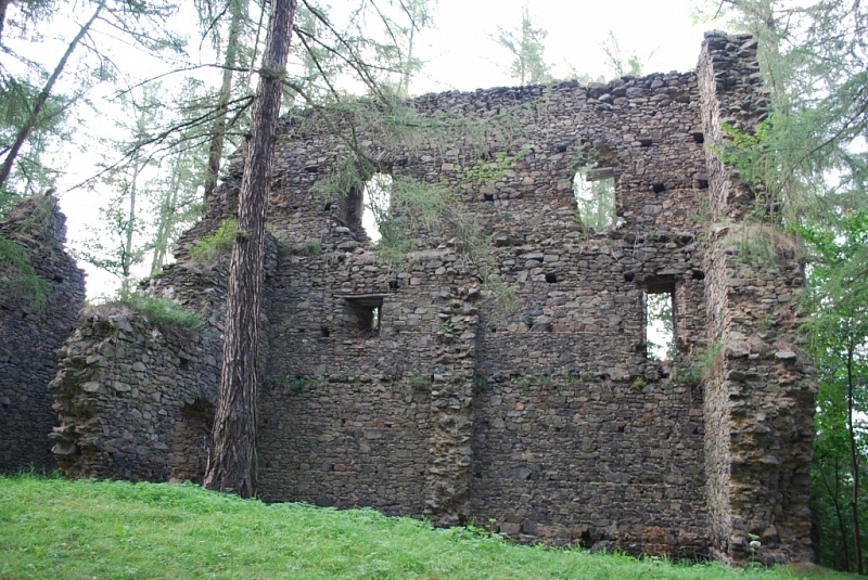 Die Ruinen der Festung Kašovice