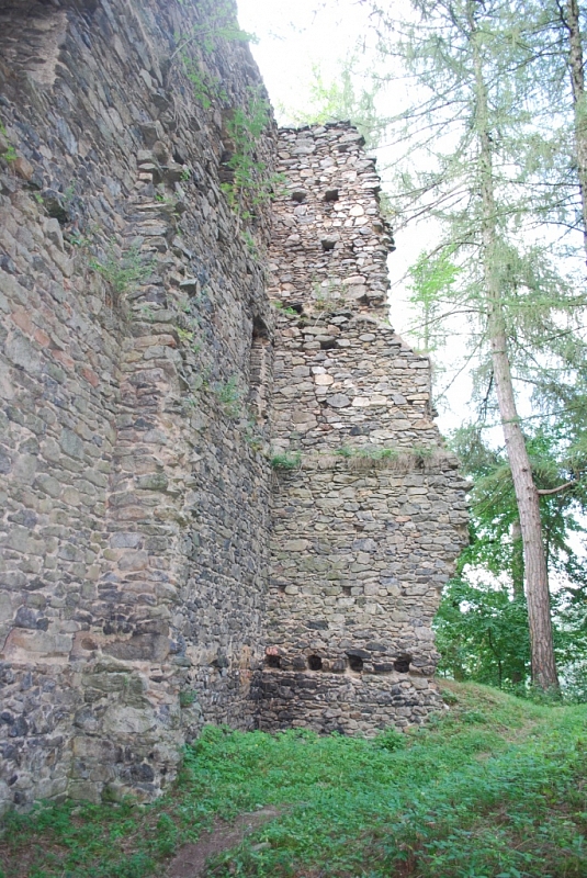Die Ruinen der Festung Kašovice
