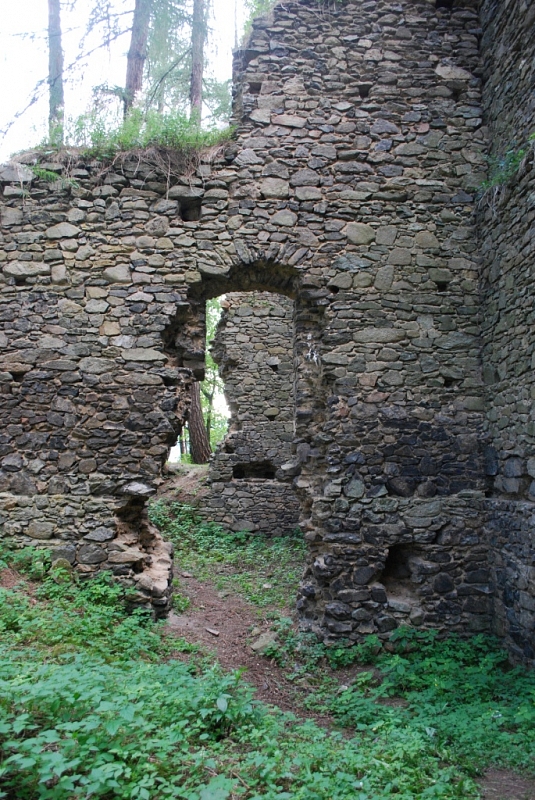 Die Ruinen der Festung Kašovice