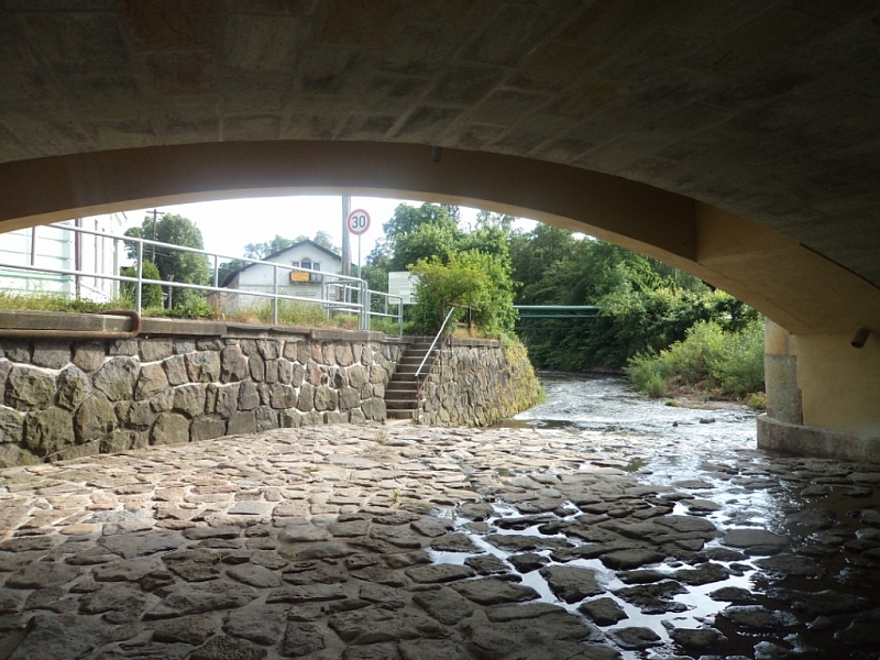 Kamenný most přes Zdobnici ve Vamberku