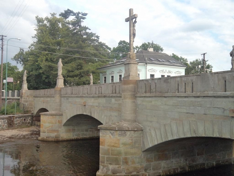 Kamenný most přes Zdobnici ve Vamberku