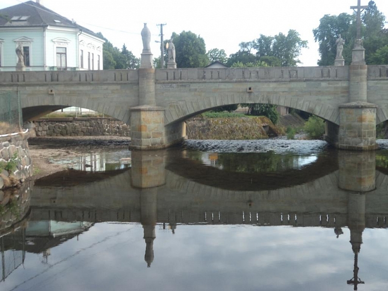 Kamenný most přes Zdobnici ve Vamberku