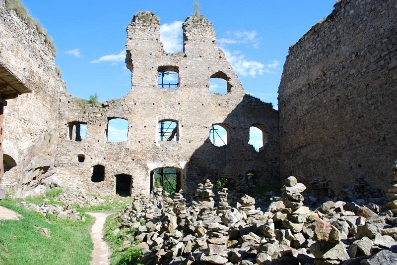Dívčí kámen (ruin)