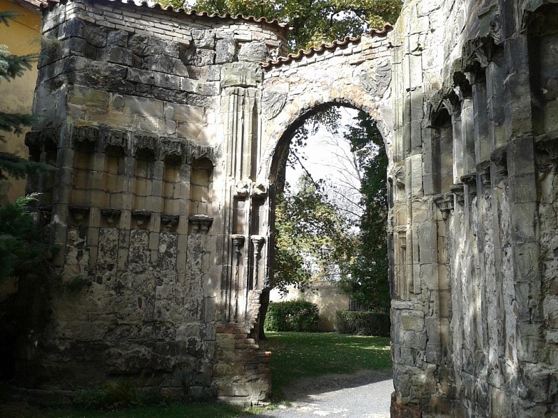 Kirche und Kloster Panenský Týnec