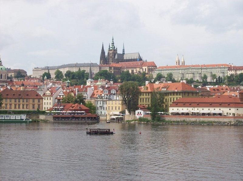 Prague - by boat to the Troja Zoo