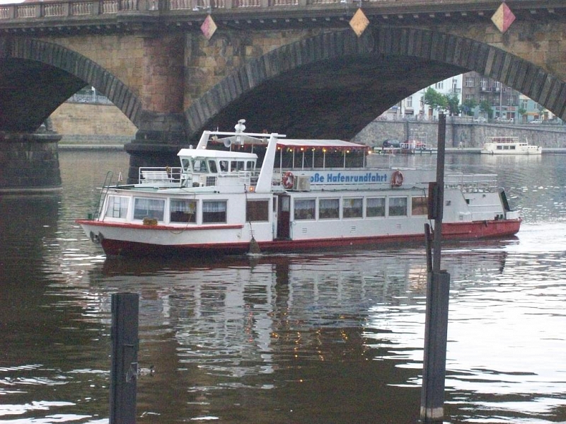 Prague - by boat to the Troja Zoo