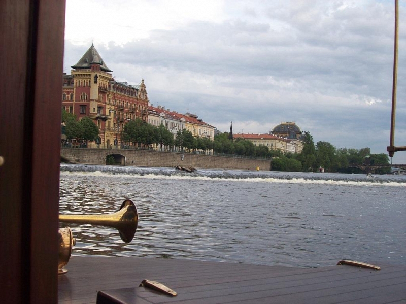 Prague - by boat to the Troja Zoo