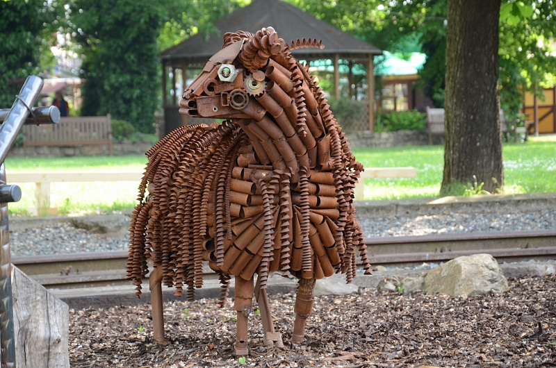 Kovozoo Old Town - The original world of metal animals