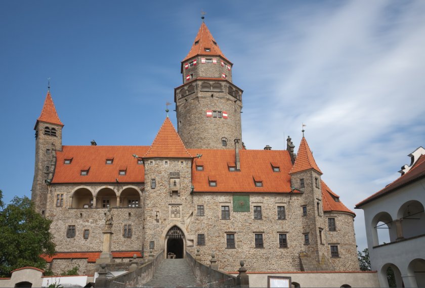 Bouzov (hrad)