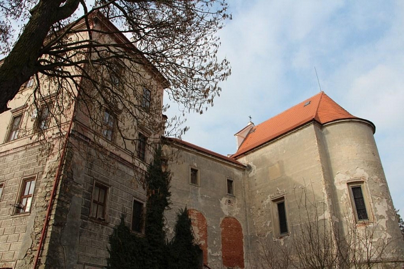 Bělá pod Bezdězem (zámek)