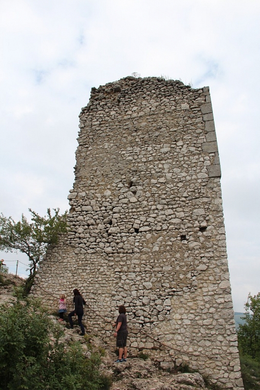 Die Ruinen der Burg Sirotčí Hrádek