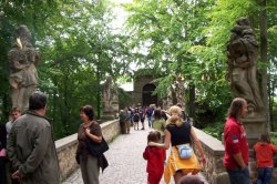 Přístup k hradu Valdštejn