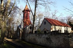 Zastavení u smutného kostelíka